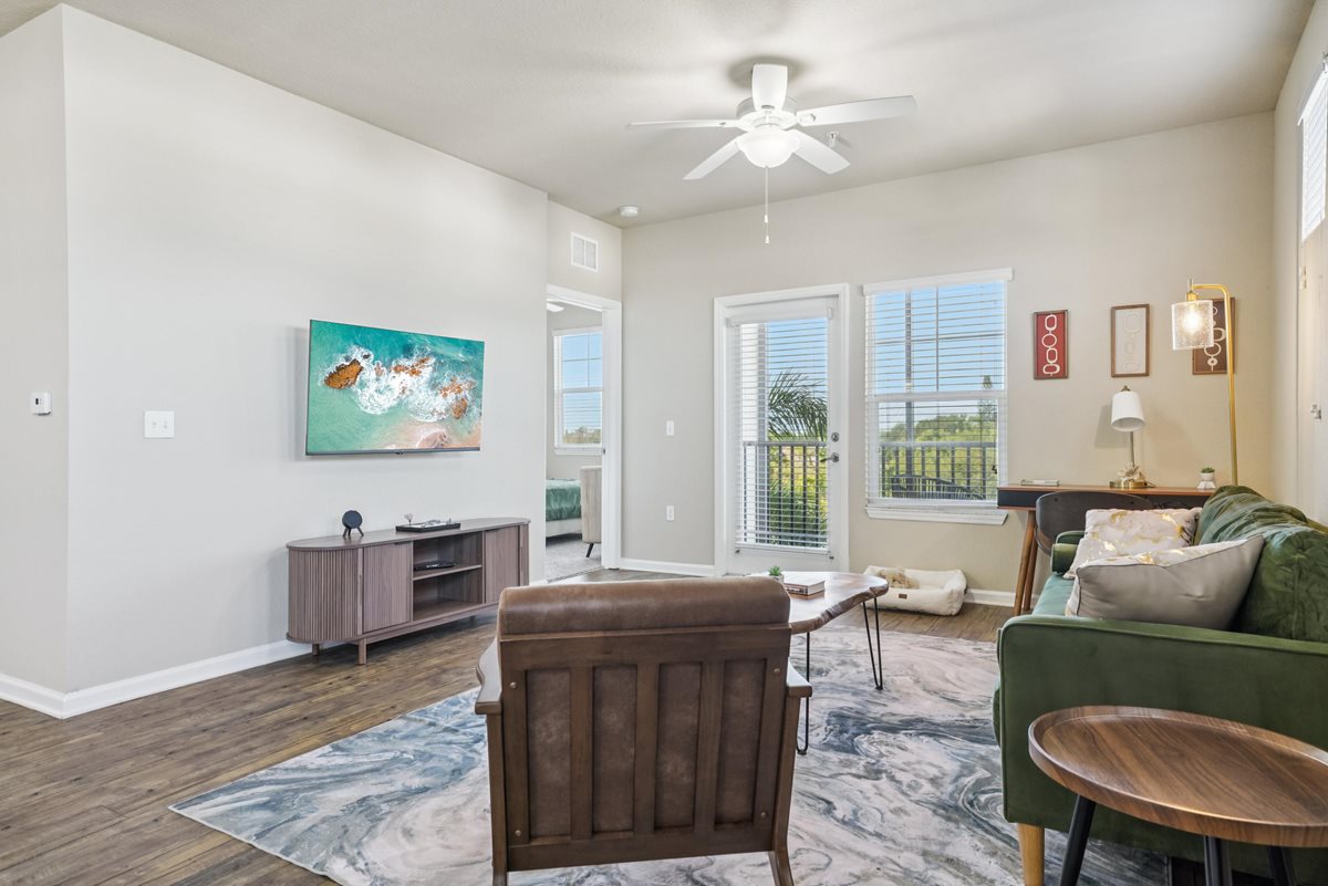 Charleston On 66th Apartments